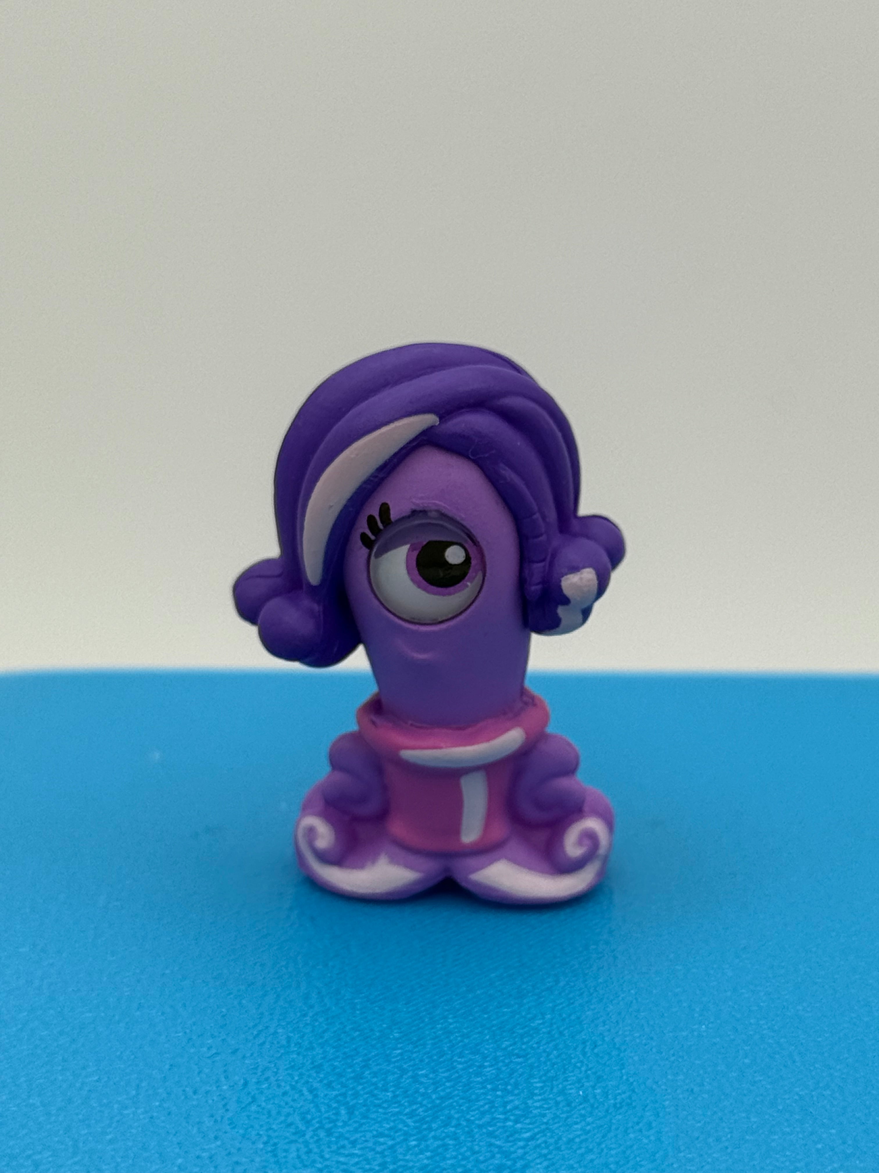 Celia, Pre-Owned Disney Doorables, Neon Pop