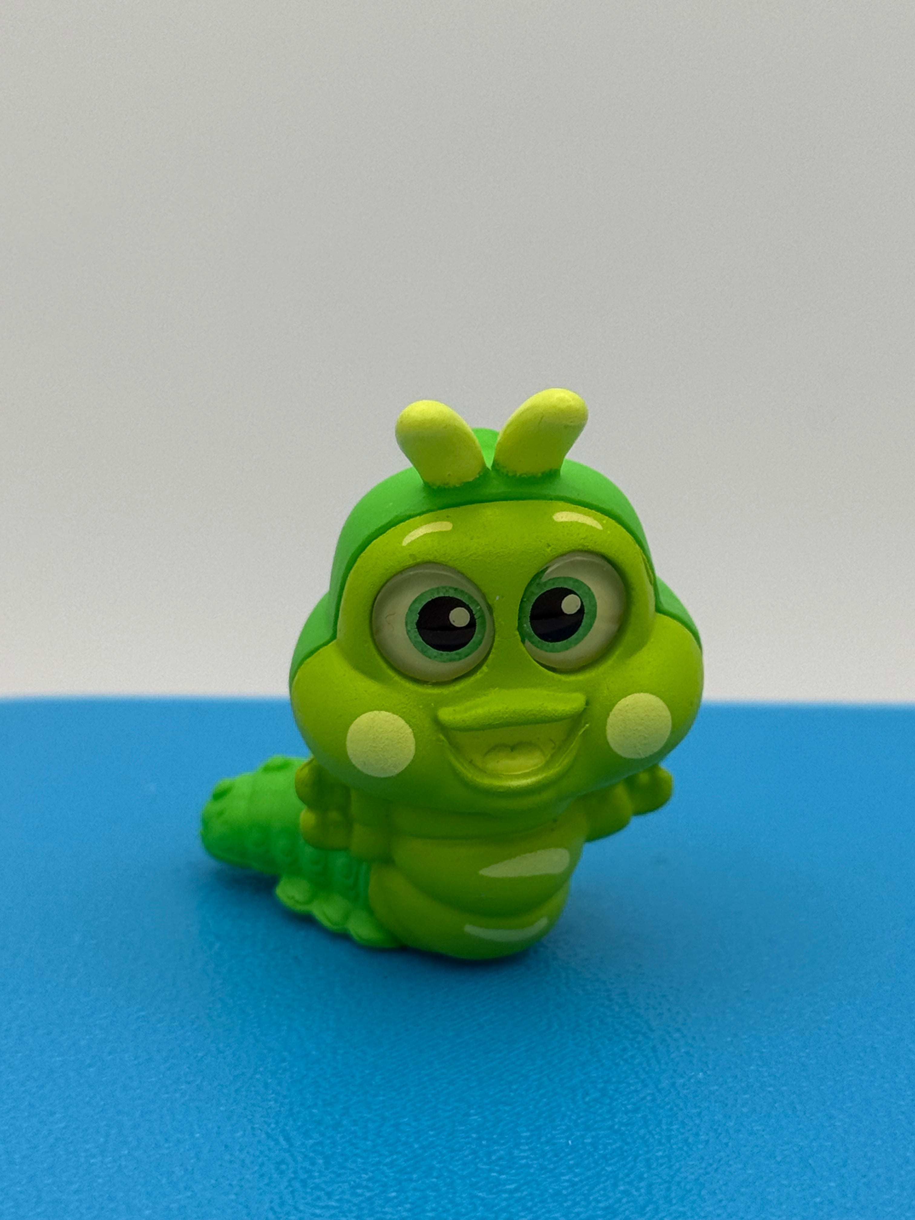 Heimlich, Pre-Owned Disney Doorables, Neon Pop