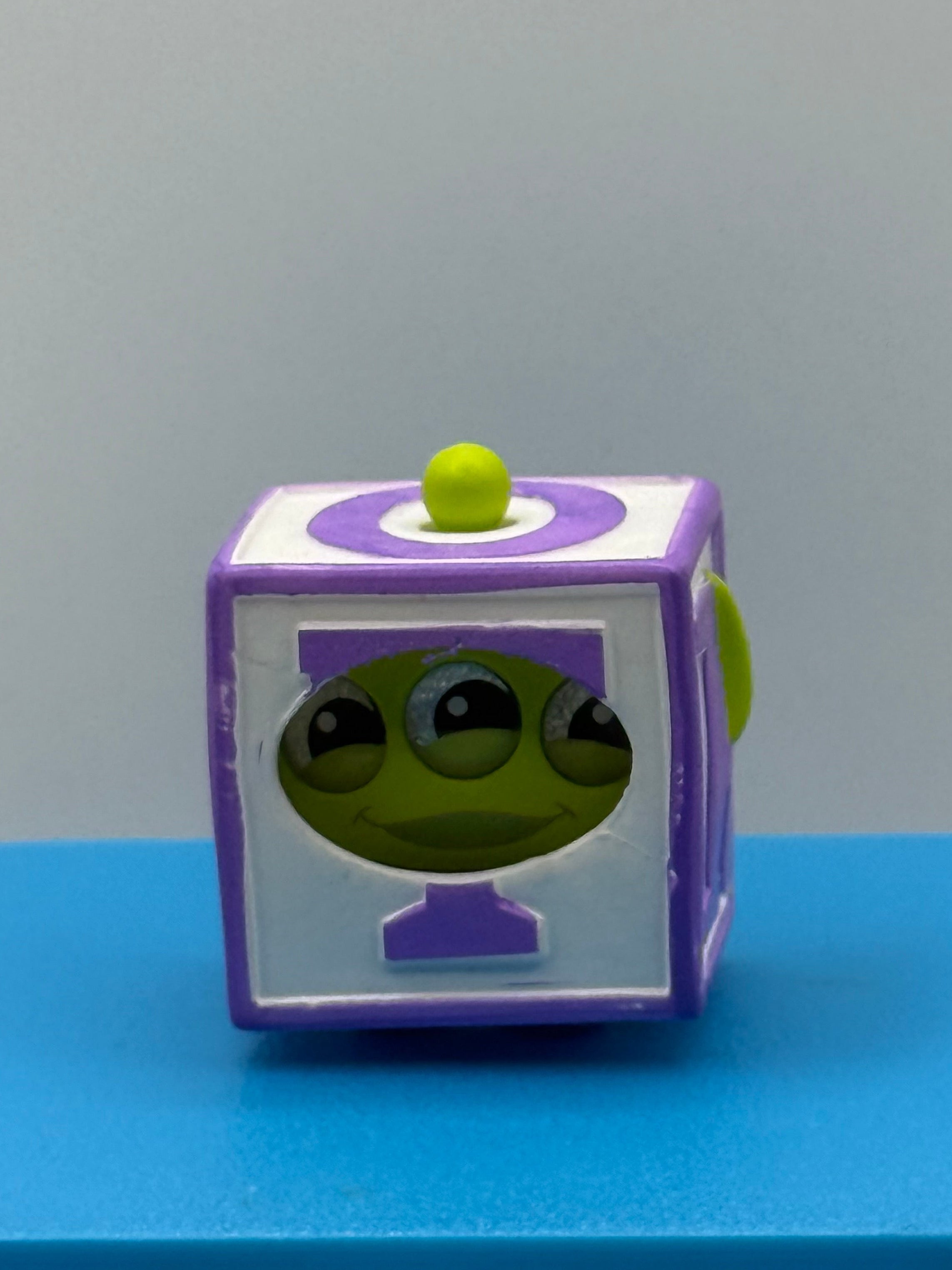 Alien as Letter Block, Pre-Owned Disney Doorables, Costume Cuties