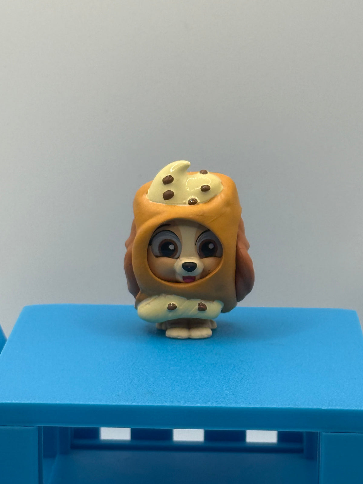 Cannoli Lady, Pre-Owned Disney Doorables, Costume Foodies