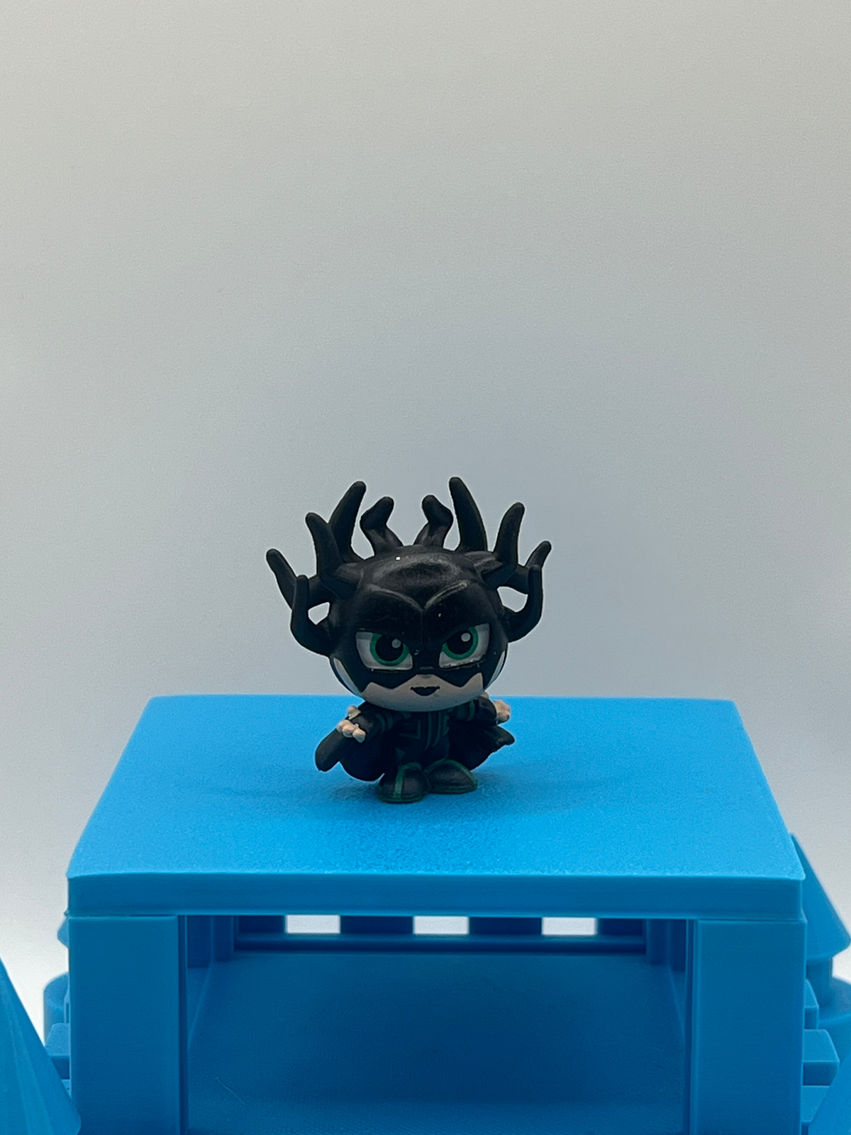 Hela, Pre-Owned Marvel Doorables, Series 3
